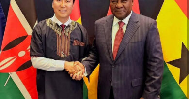 Kojo Choi and president John Mahama